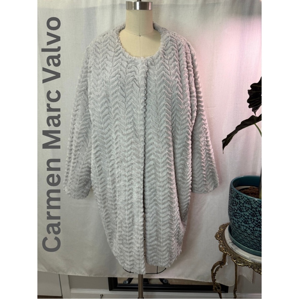 Carmen Marc Valvo Gray Faux Fur Coat Textured Chevron Plush Jacket Size 1X